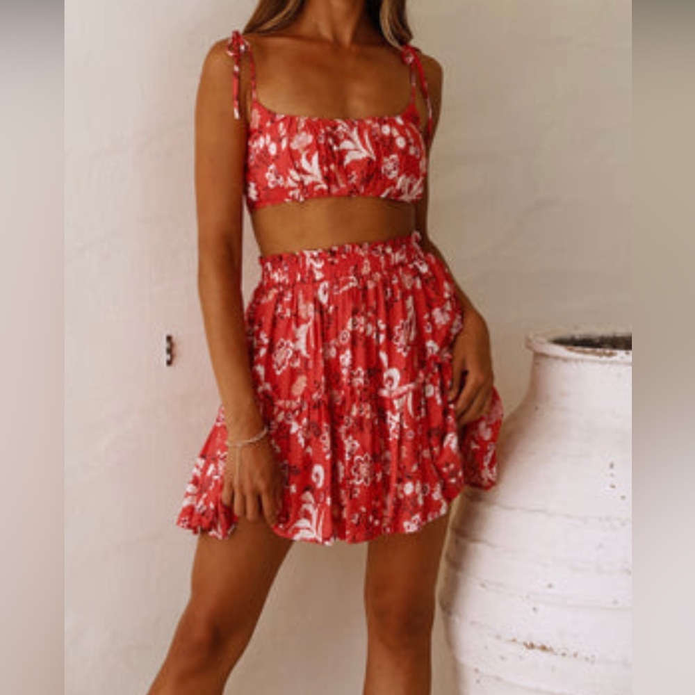 Two piece set hello molly